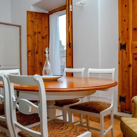 Casa Gil Vicente * Almada